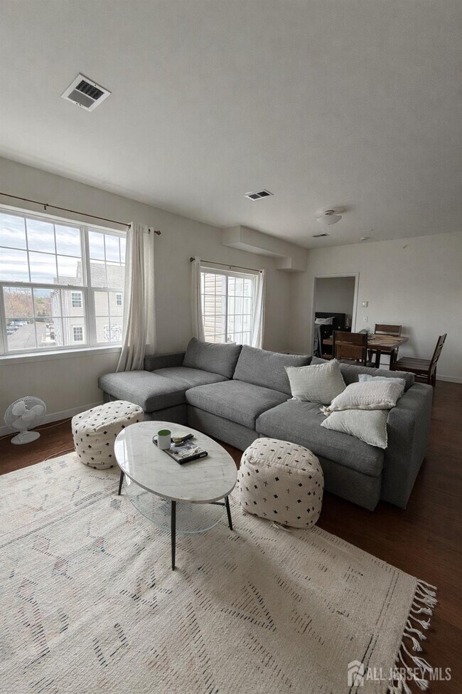 Building Photo - 445 Tower Blvd