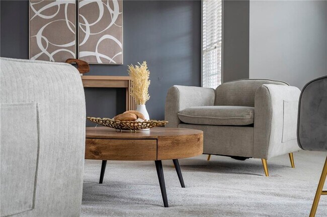 Building Photo - 870 Longstone Landing