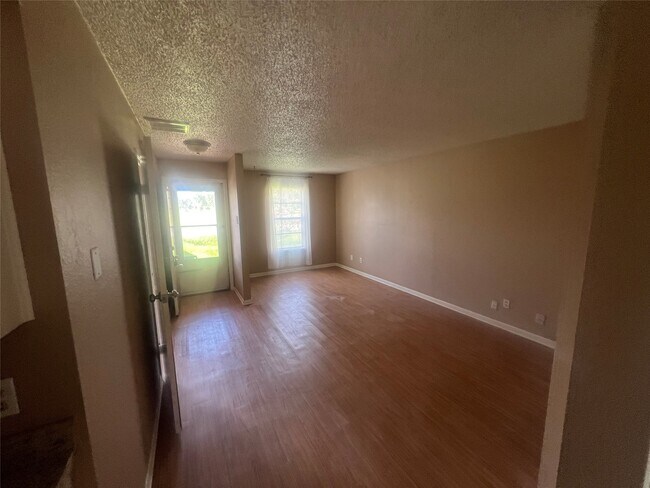 Building Photo - 12207 11th St