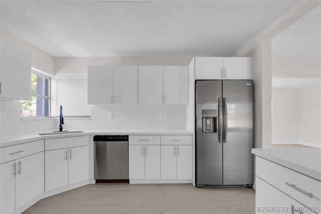 Building Photo - 200 NW 33rd Terrace