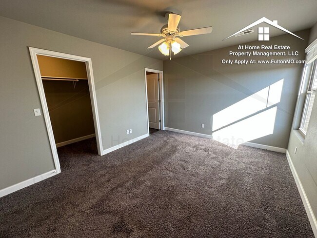 Building Photo - 1304 1 Preston Dr