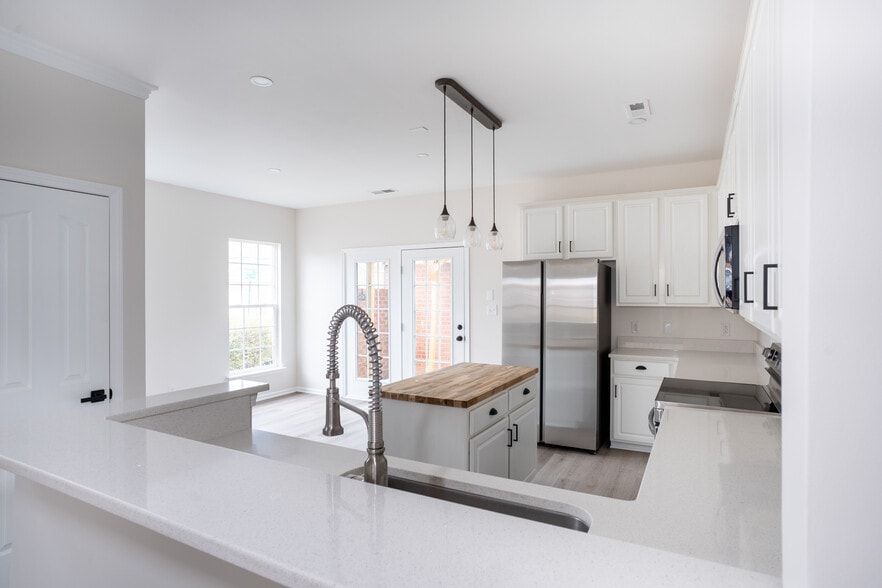 Building Photo - 6107 Margaret Ct