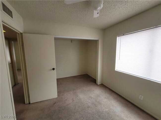 Building Photo - 241 Misty Isle Ln