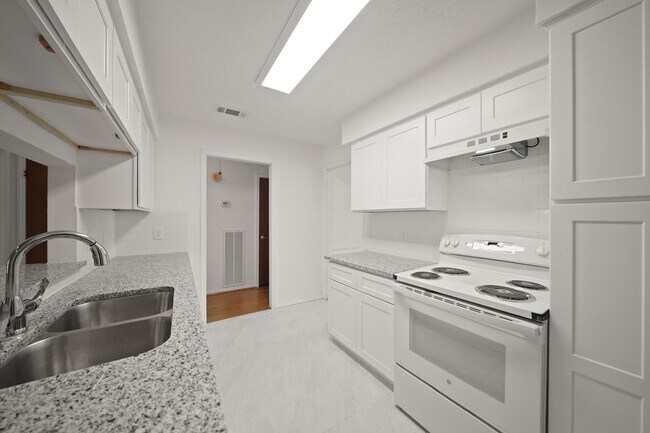Building Photo - 2531 Anzalone Dr