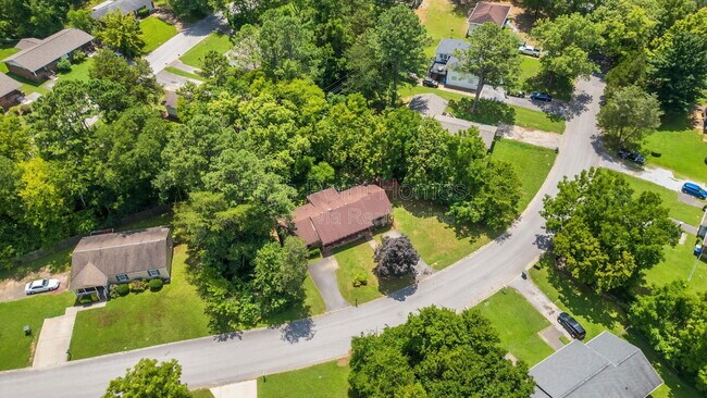 Building Photo - 7742 Holiday Hills Cir