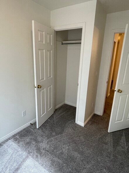 Bedroom 3 Closet - 360 W 300 S