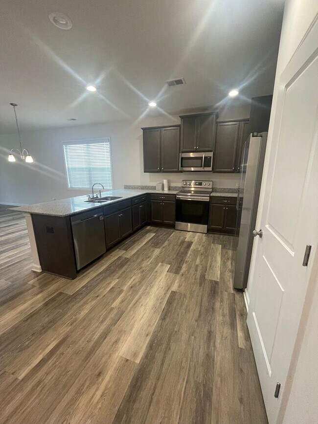 Building Photo - Lovely 3 bedroom 2 bath home  in Duncan!!!!