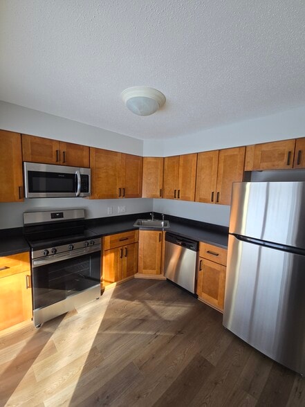 Kitchen - 2948 Mounds View Blvd