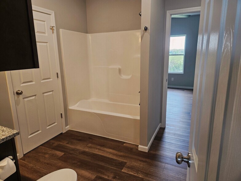 Building Photo - 928 Dishman Cir