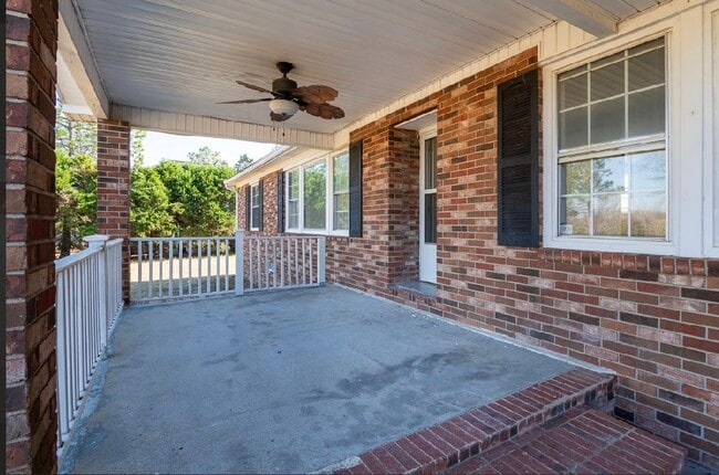 Building Photo - 416 May Rd