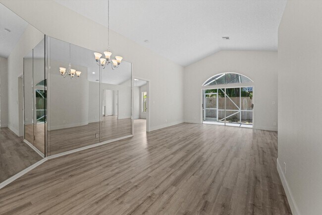 Building Photo - 12781 Meadowbreeze Dr