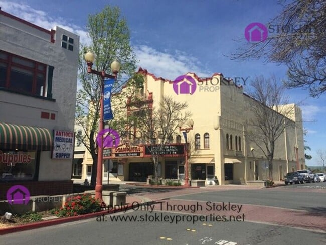 Building Photo - 515 C St