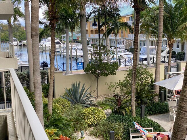 Building Photo - 700 E Boynton Beach Blvd
