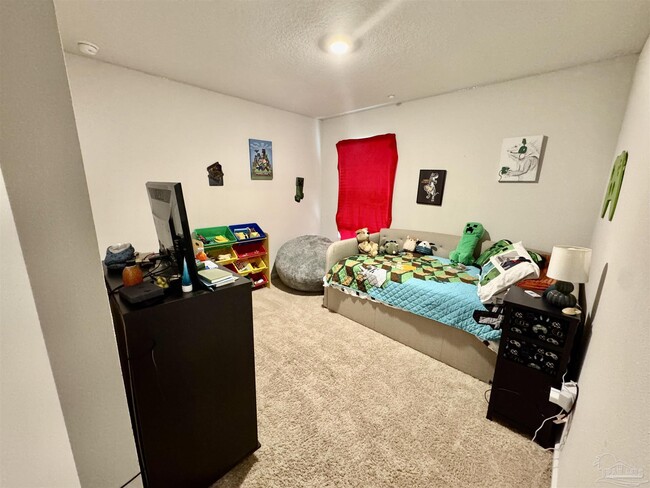 Building Photo - 5645 Guinevere Ln