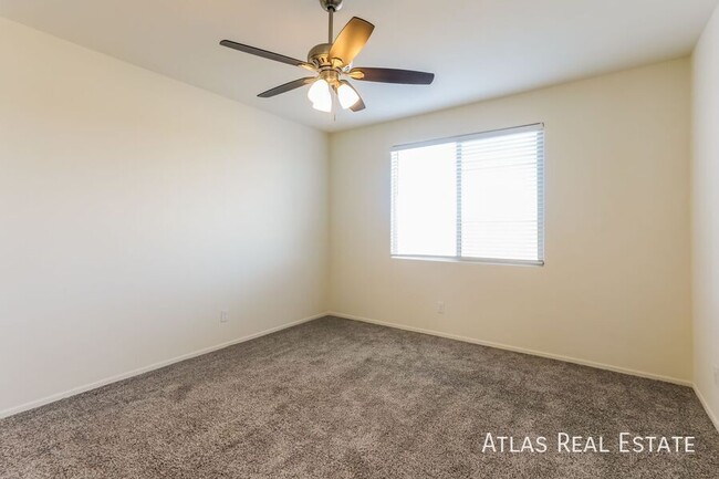 Building Photo - 13038 N Murray Dr