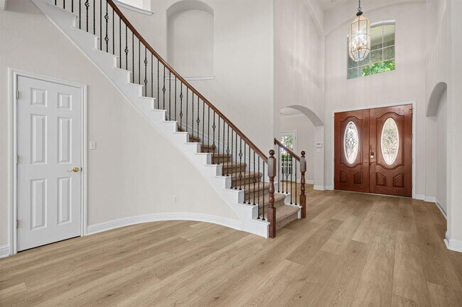 Building Photo - 6819 Chalk Hill Dr