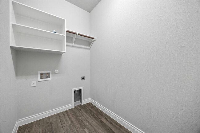 Building Photo - 169 Belford St