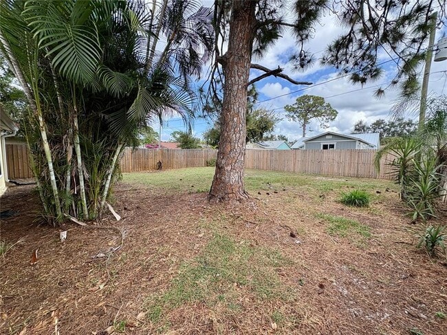 Building Photo - 1314 N Brink Ave