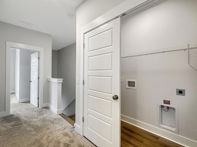 Building Photo - 260 Symphony Ave