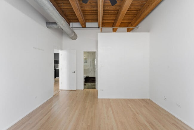 Building Photo - 1133 S Wabash Ave