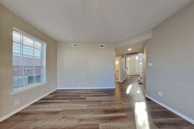 Building Photo - 9658 Therrell Dr