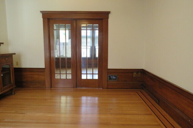 Building Photo - 152A