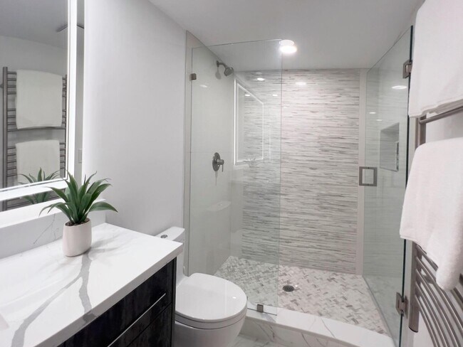 Building Photo - 3546 S Ocean Blvd