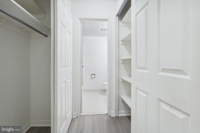 Building Photo - 522 21st St NW