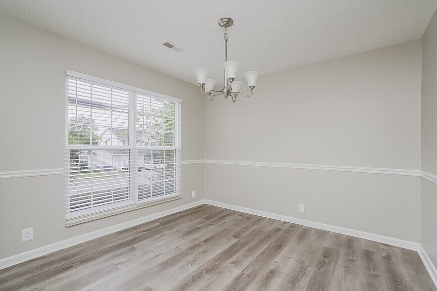Building Photo - 6112 Hampton Hall Way