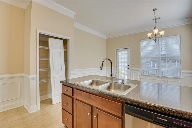 Building Photo - 2436 River Birch Dr