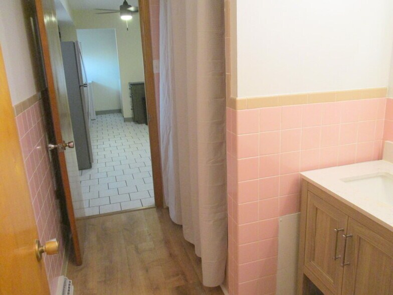 Building Photo - 538 State St