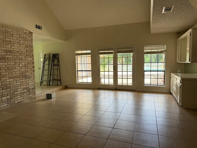 Building Photo - 831 Avenue L