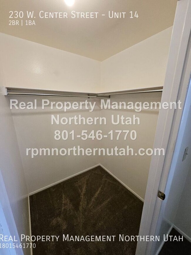 Building Photo - 2 Bedroom 1 Bath Bountiful Apartment Now A...