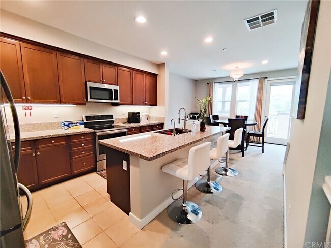 Building Photo - 537 W Foothill Blvd