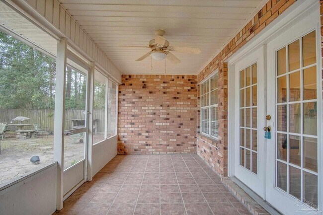 Building Photo - 3012 Classic Dr