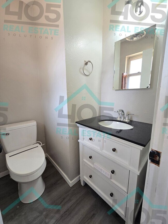 Building Photo - MWC Rental 3 Bed