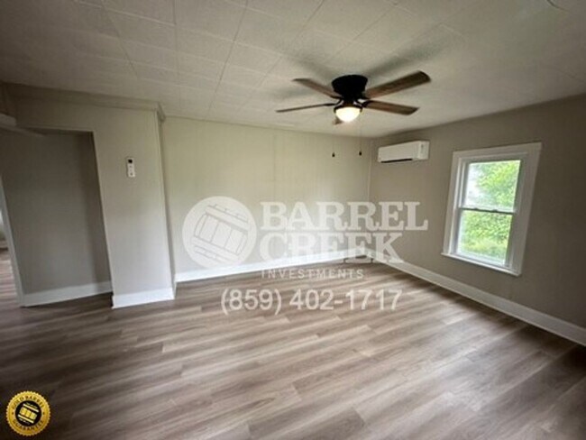 Building Photo - 2-Bed 1-Bath House