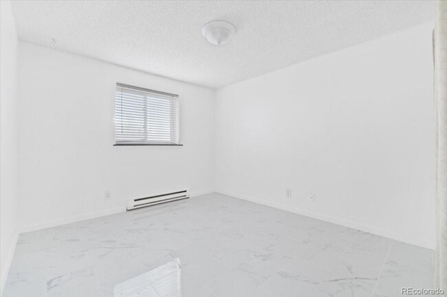 Building Photo - 214 S Ingalls St