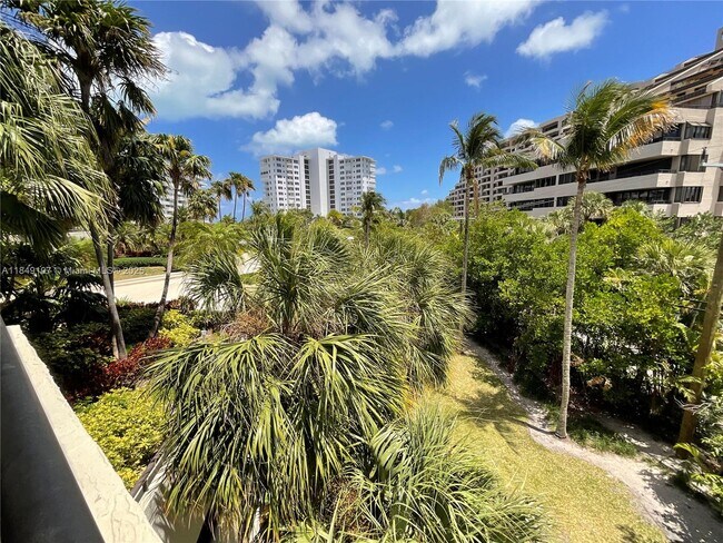 Building Photo - 170 Ocean Ln Dr