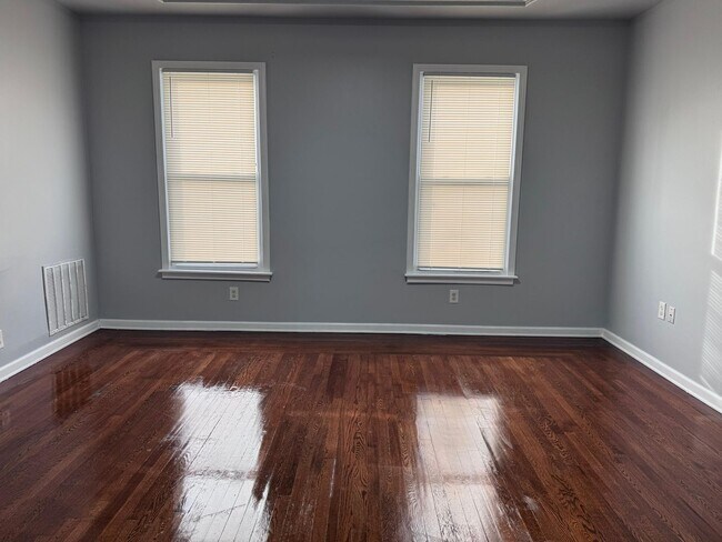 Building Photo - 85 Ward St