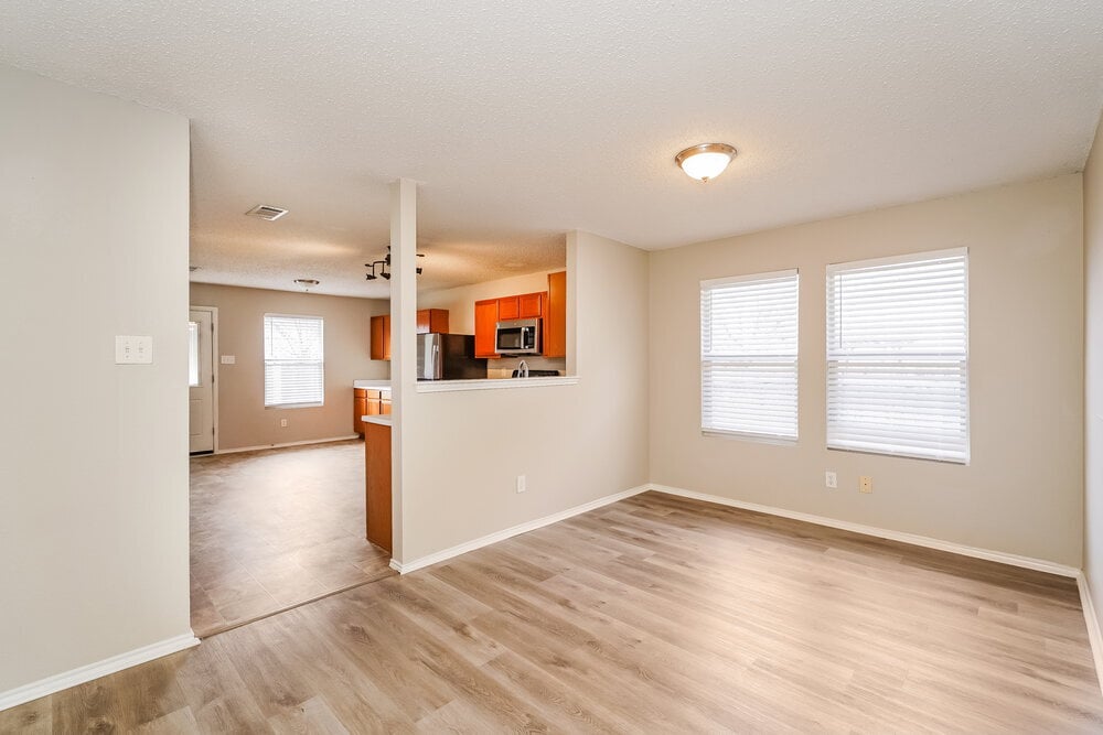 Building Photo - 541 Magdalen Ave