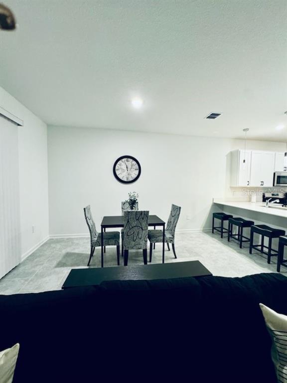 Building Photo - 3185 Laurent Lp