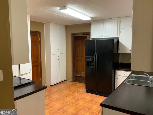 Building Photo - 5697 Grey Fox Cir