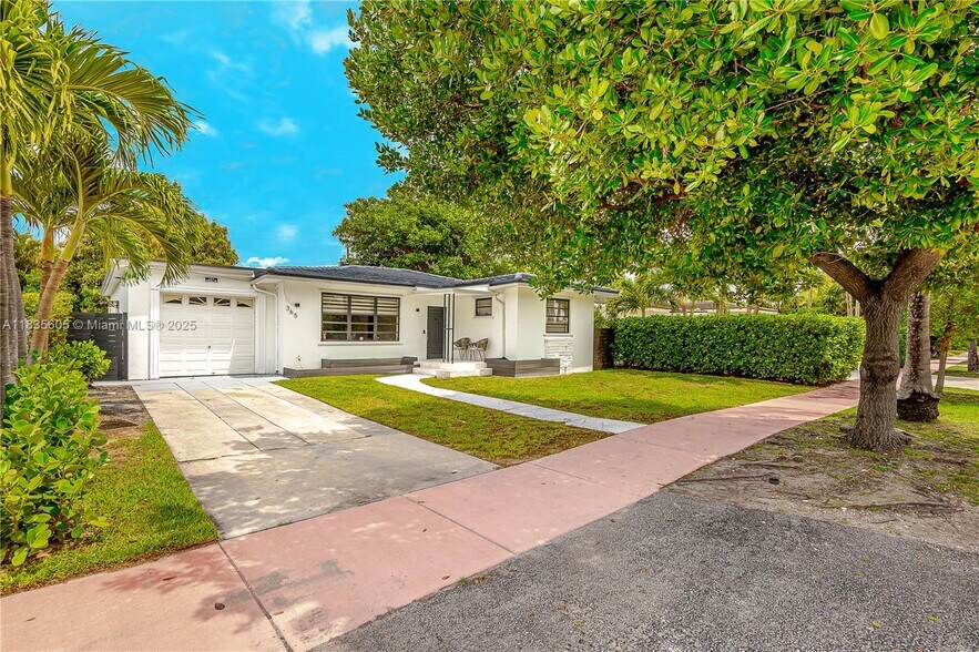 Building Photo - 365 Fairway Dr