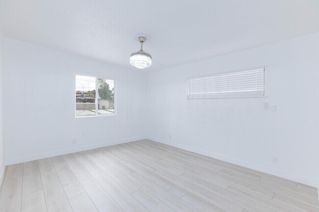 Building Photo - 3008 Lawndale St