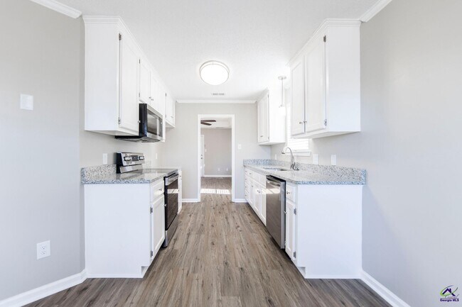 Building Photo - 404 Chadwyck Cir