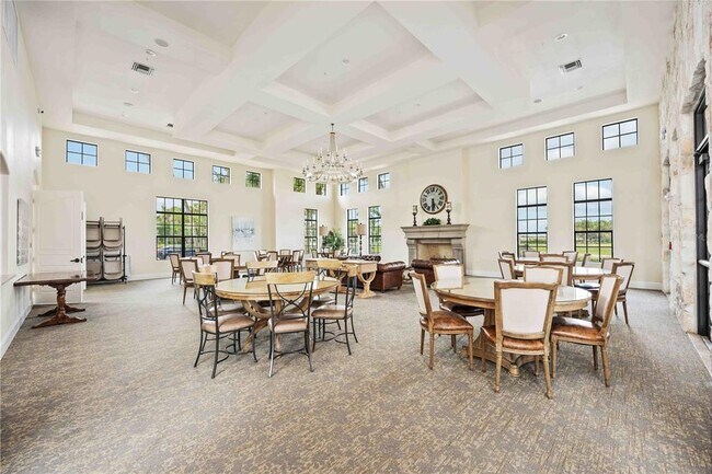 Building Photo - 645 Maraviya Blvd