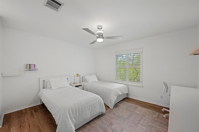 Building Photo - 12329 Pleasant Hill Ct