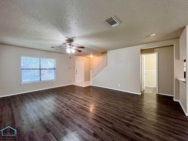 Building Photo - 8143 Chestnut Manor Dr
