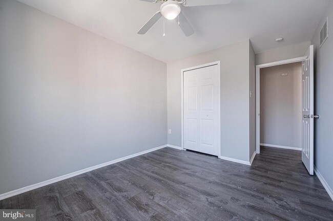 Building Photo - 10716 Cordage Walk